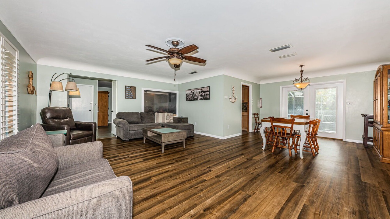 Photo of Livingroom in Harbor Bluffs