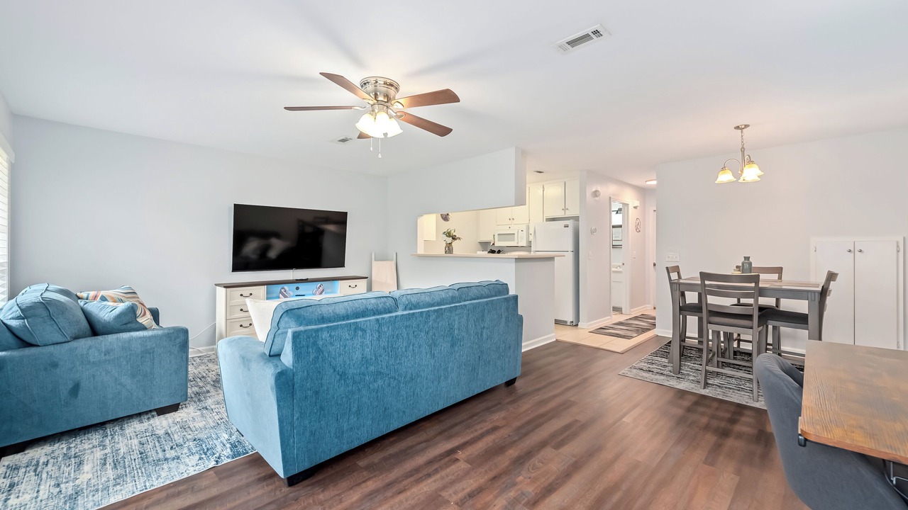 Photo of Livingroom in Enterprise