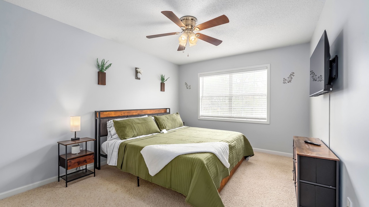 Photo of Bedroom in Enterprise