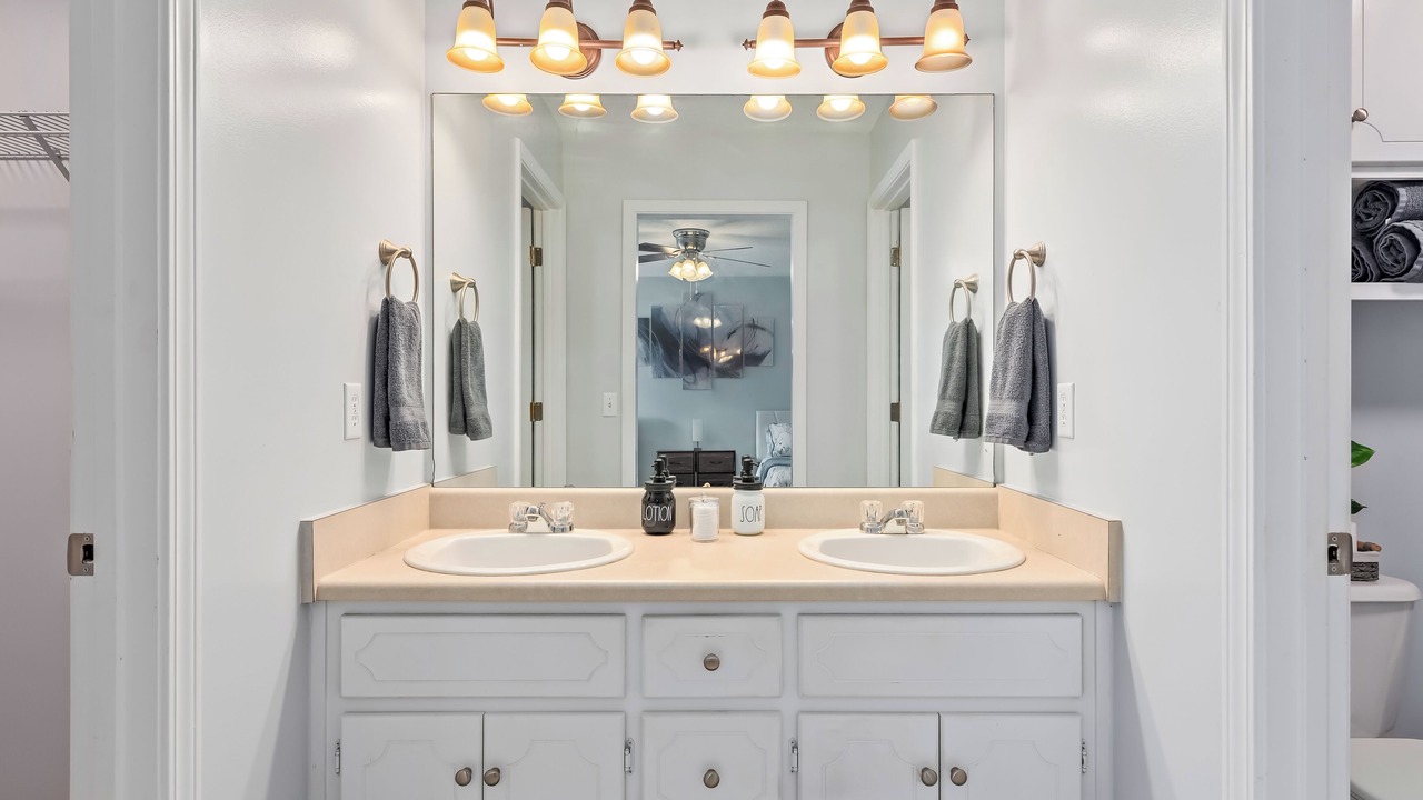 Photo of Bathroom in Enterprise