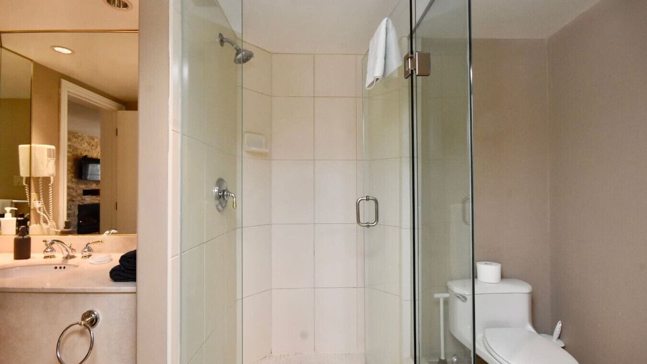 Photo of Bathroom in Oro-Medonte