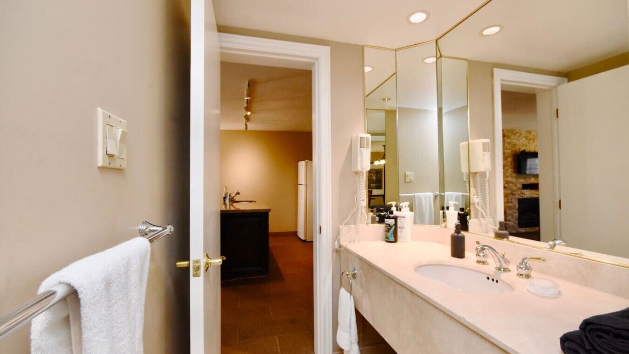 Photo of Bathroom in Oro-Medonte