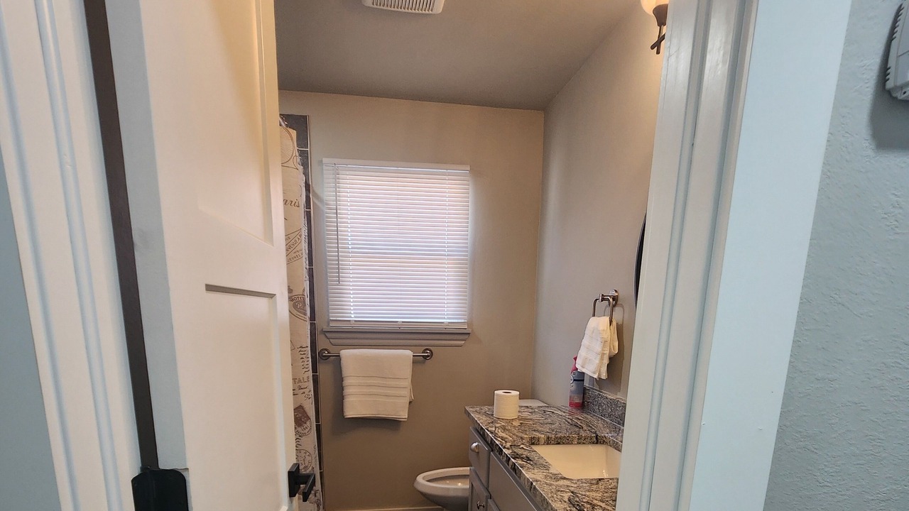 Photo of Bathroom in Del City