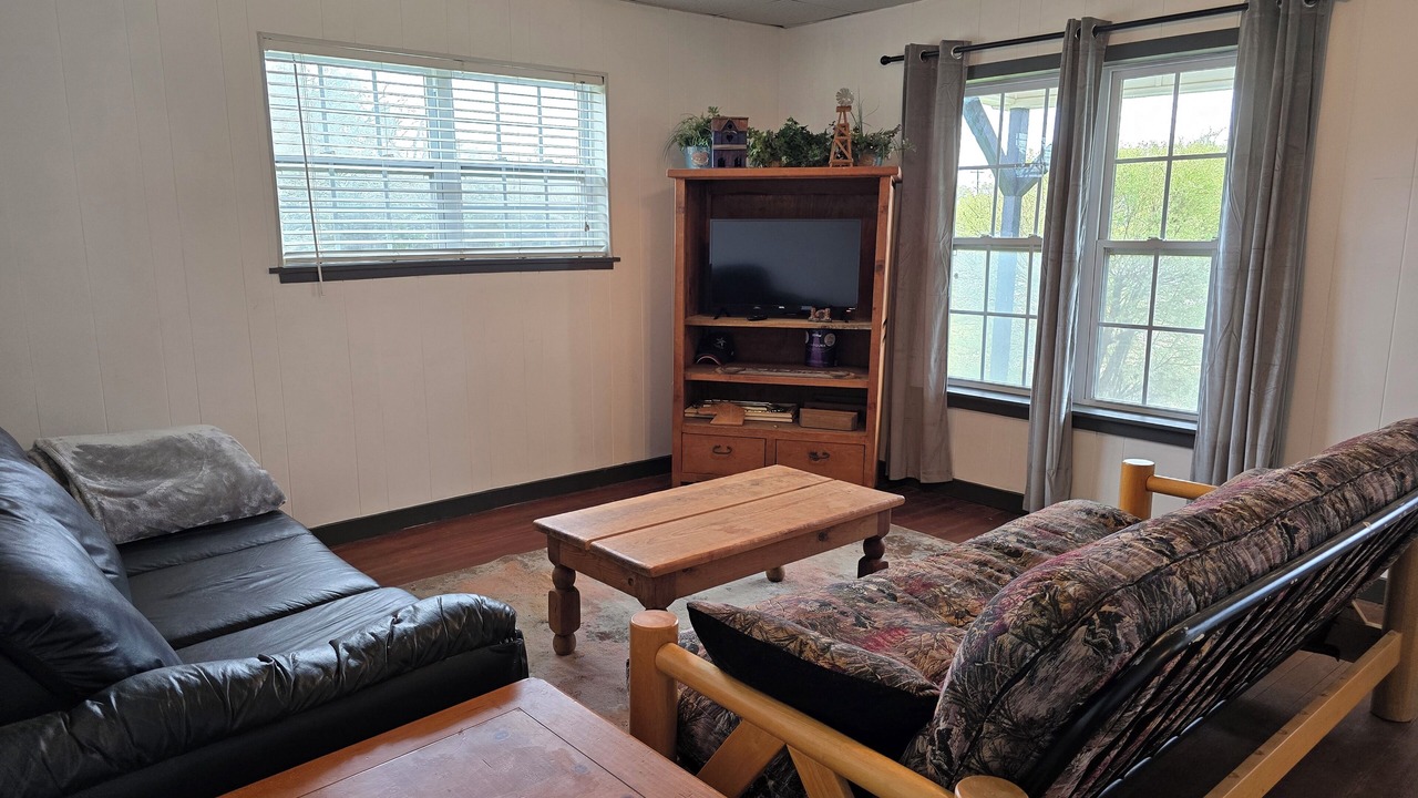 Photo of Livingroom in Johnson County