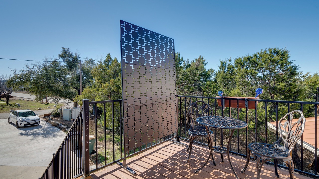 Photo of Patio Balcony in Hughes Park Lake