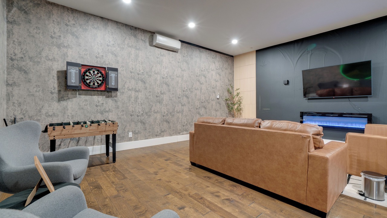 Photo of Livingroom in Hughes Park Lake