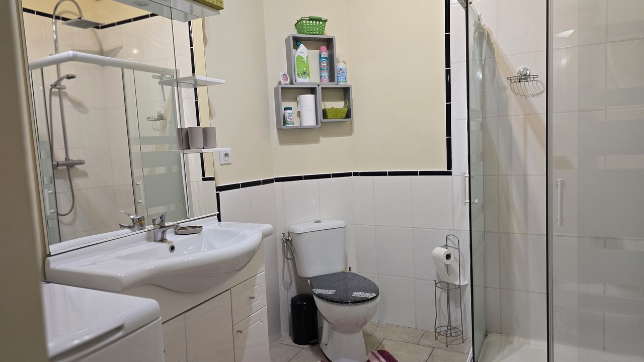 Photo of Bathroom in Quesnoy-le-Montant