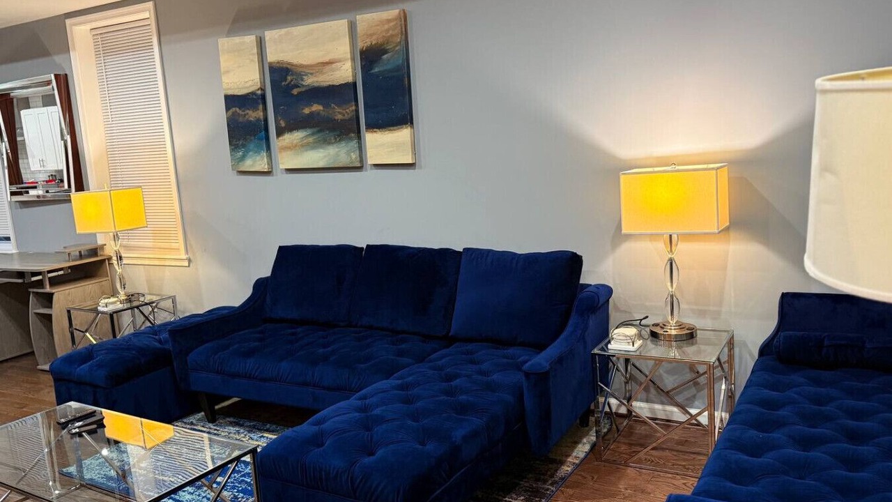 Photo of Livingroom in Greektown