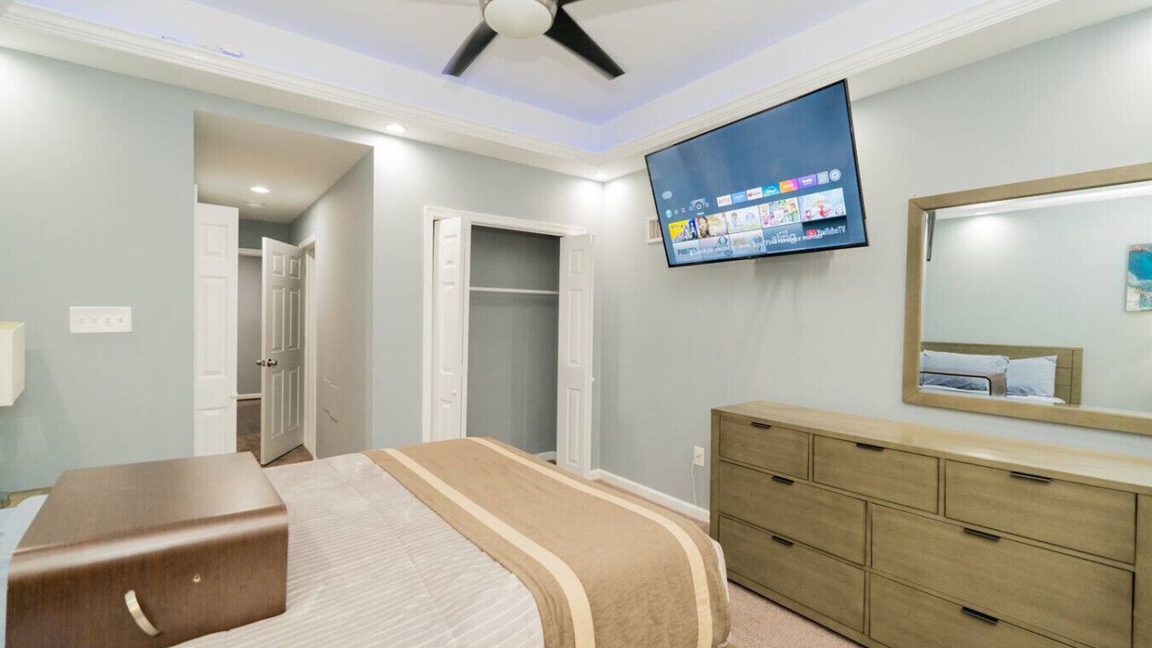 Photo of Bedroom in Greektown