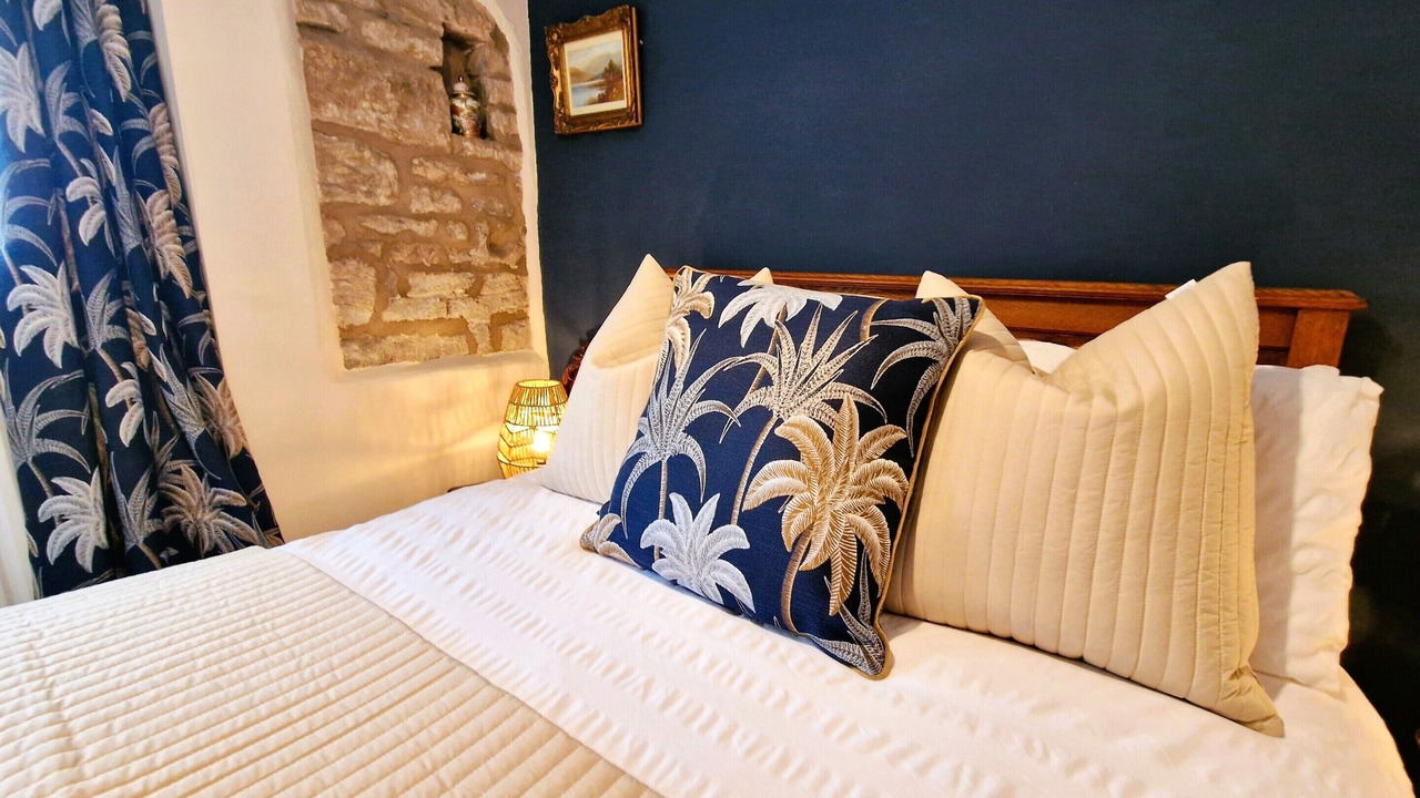 Photo of Others in Holmbridge