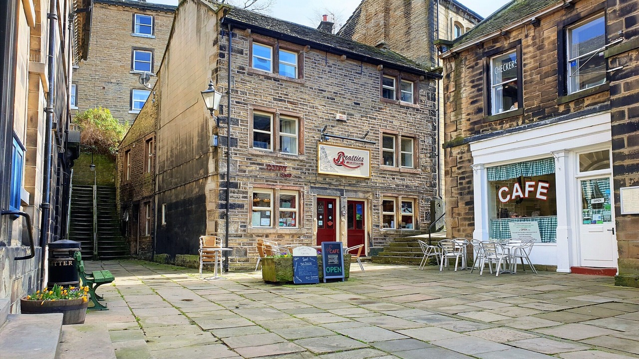 Photo of Others in Holmbridge