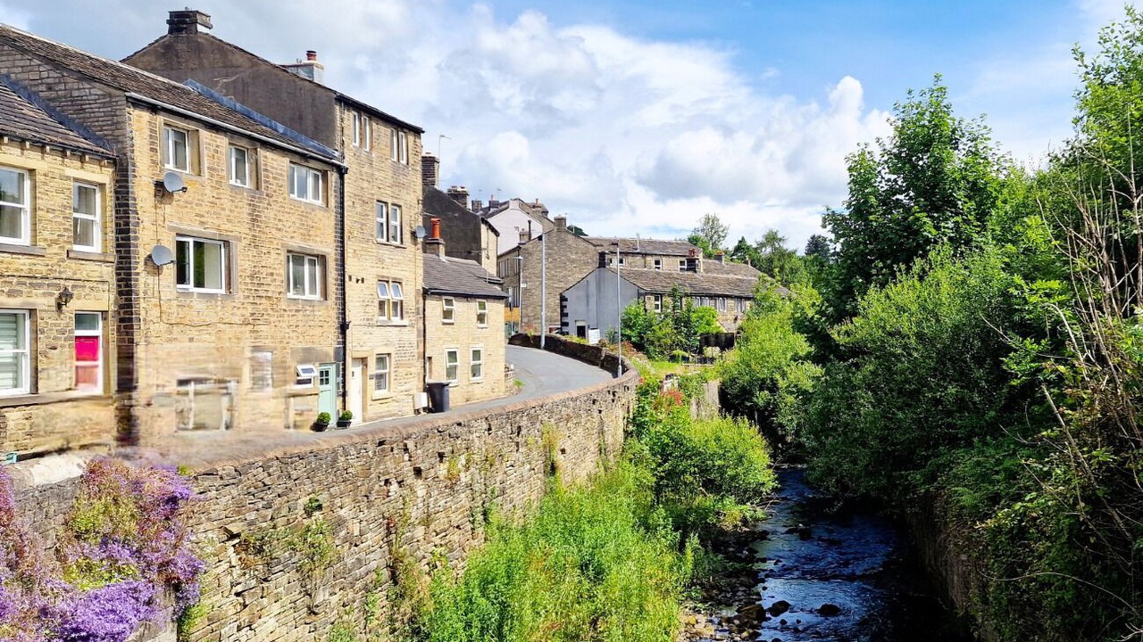 Photo of Others in Holmbridge