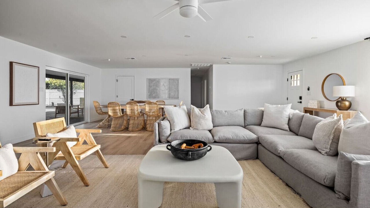 Photo of Livingroom in Scottsdale Highlands