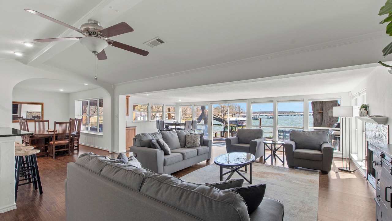 Photo of Livingroom in Enchanted Oaks