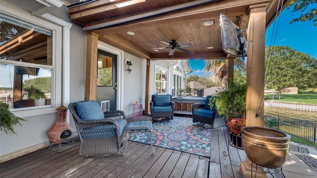 Photo of Patio Balcony in Enchanted Oaks
