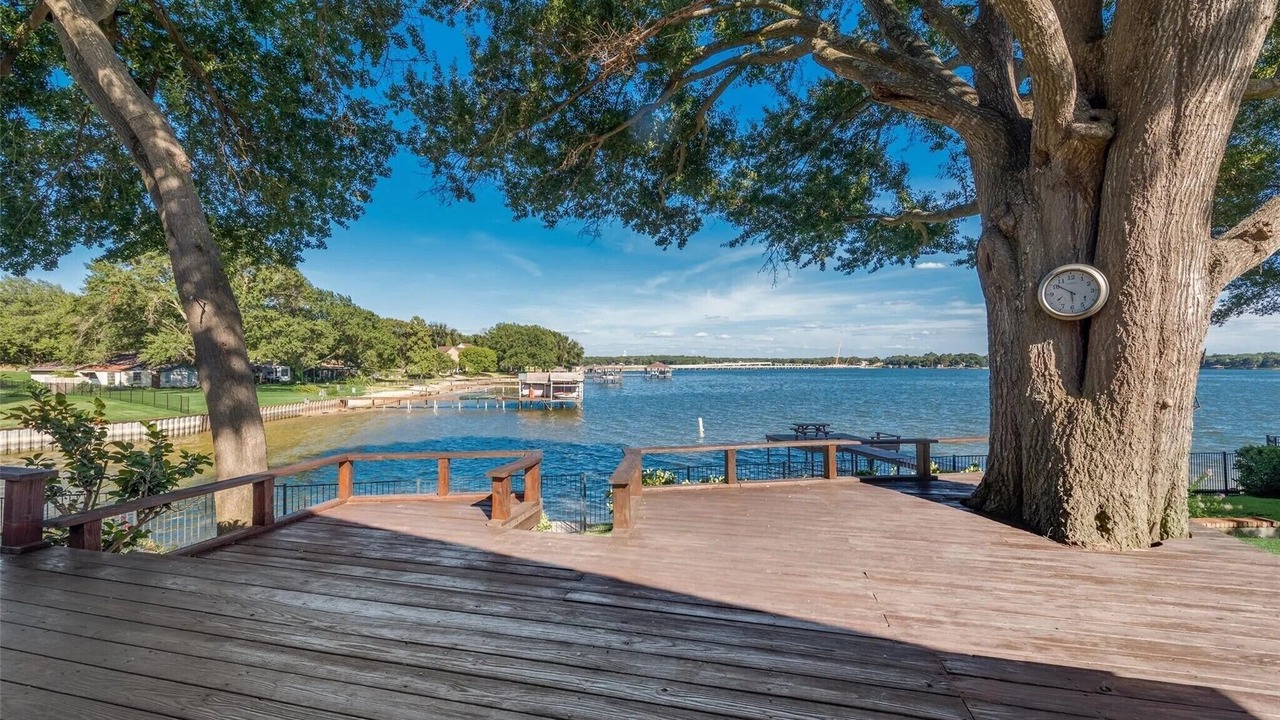 Photo of Patio Balcony in Enchanted Oaks