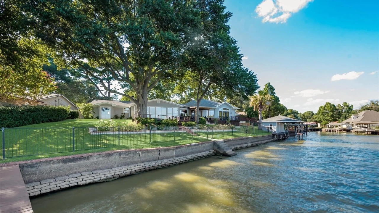 Photo of Outdoor in Enchanted Oaks