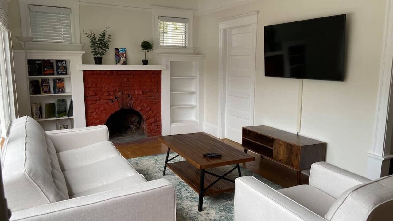 Photo of Bedroom in South Berkeley