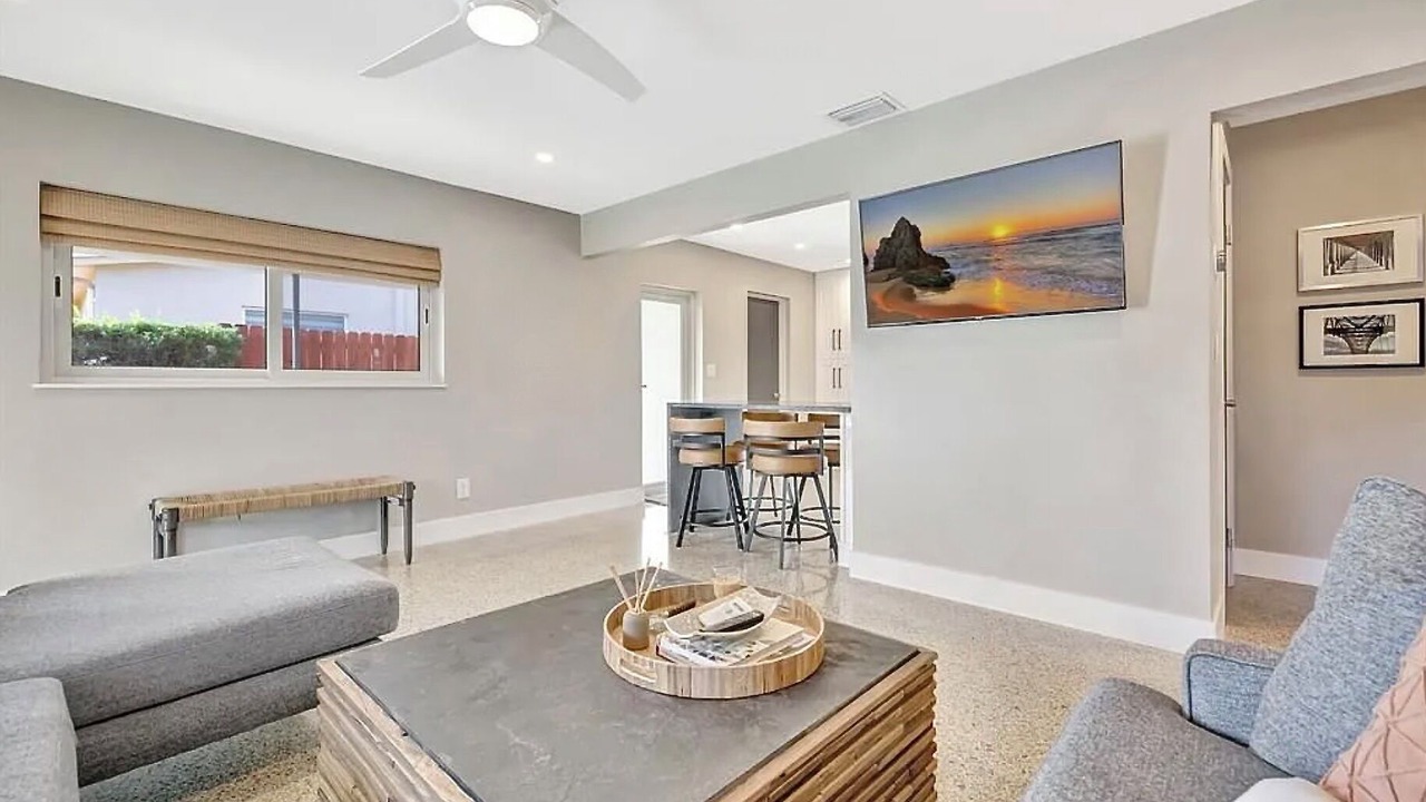 Photo of Livingroom in North Andrews Gardens