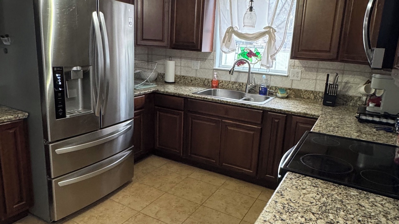 Photo of Kitchen in Uvalde