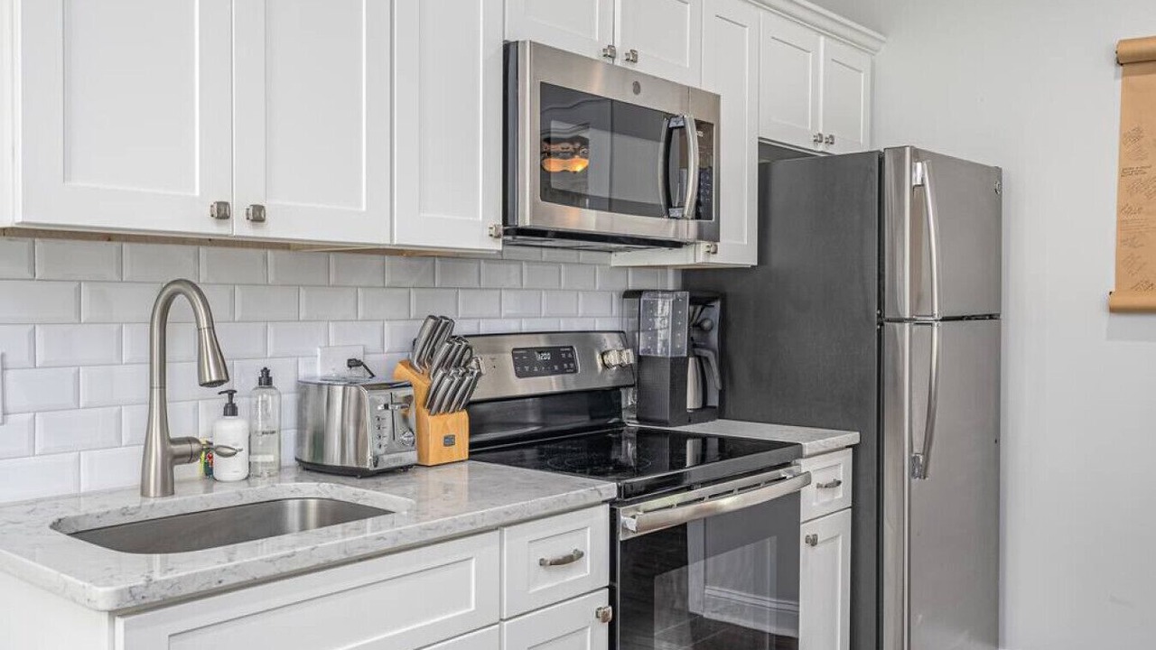 Photo of Kitchen in Beach Institute