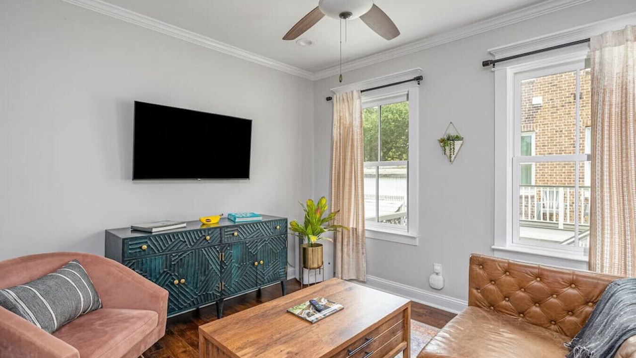 Photo of Livingroom in Beach Institute