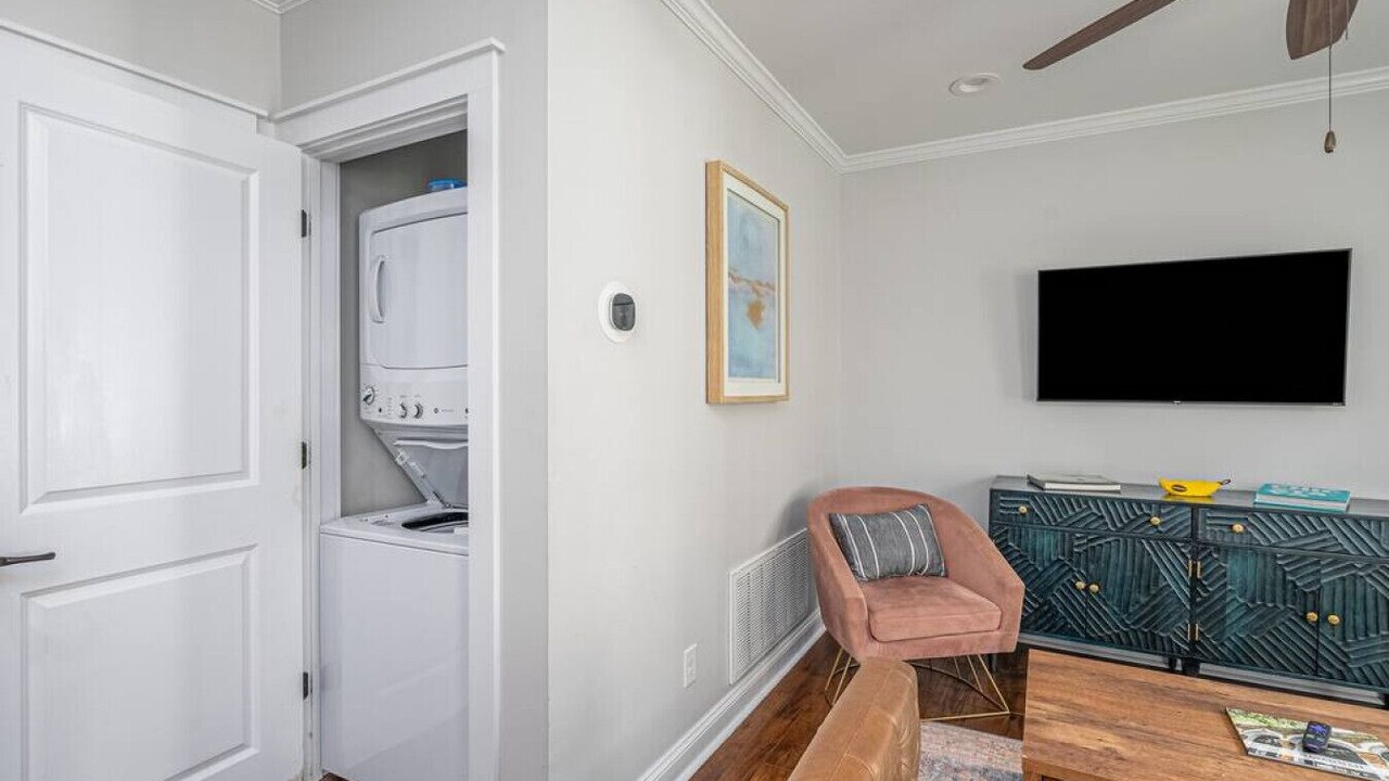 Photo of Livingroom in Beach Institute