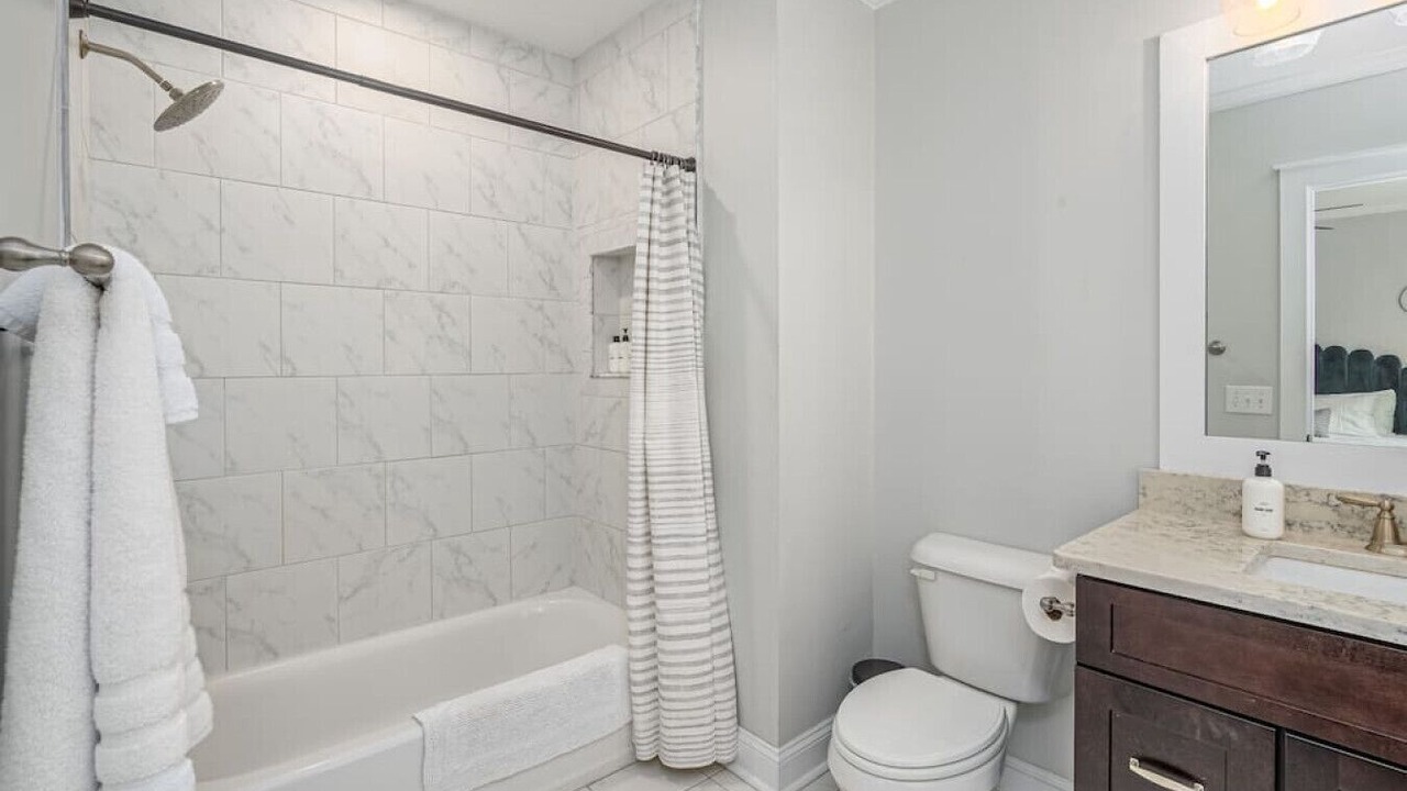 Photo of Bathroom in Beach Institute