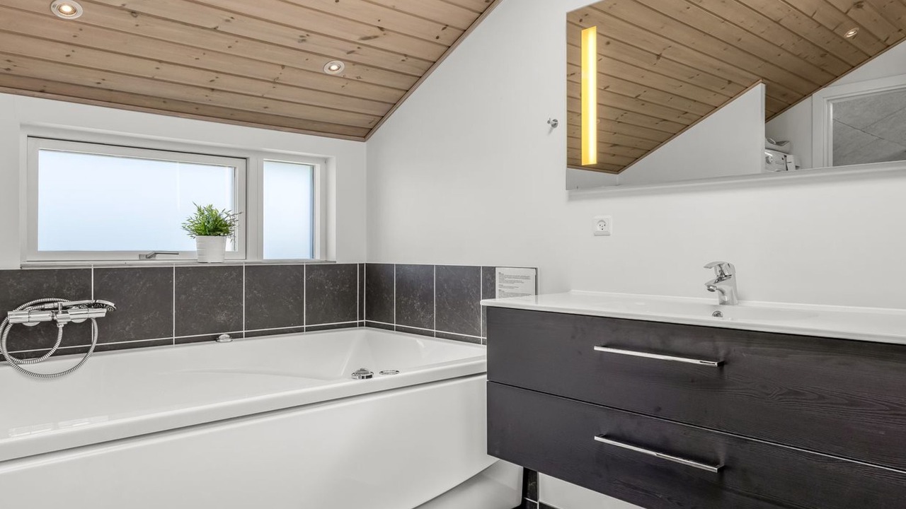 Photo of Bathroom in Flovt Strand