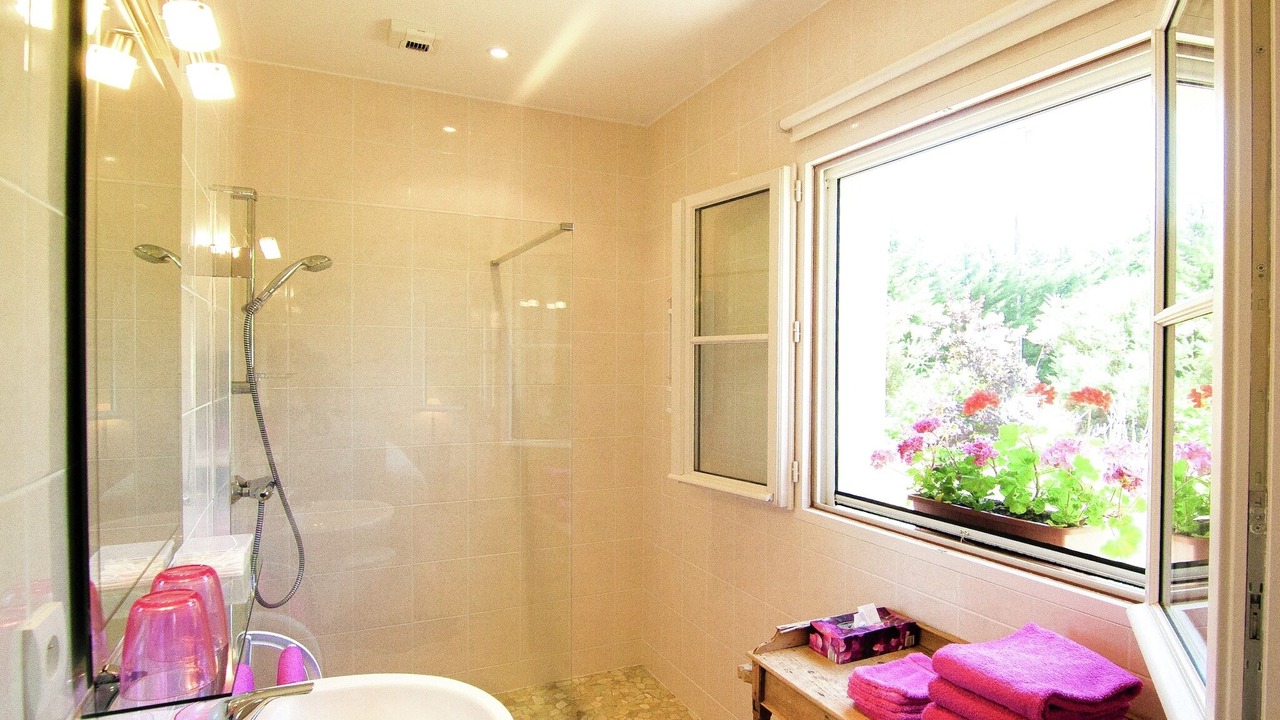 Photo of Bathroom in Rouzede