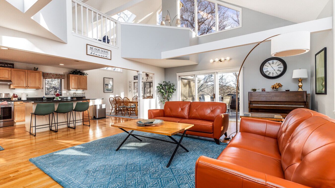 Photo of Livingroom in The Galena Territory