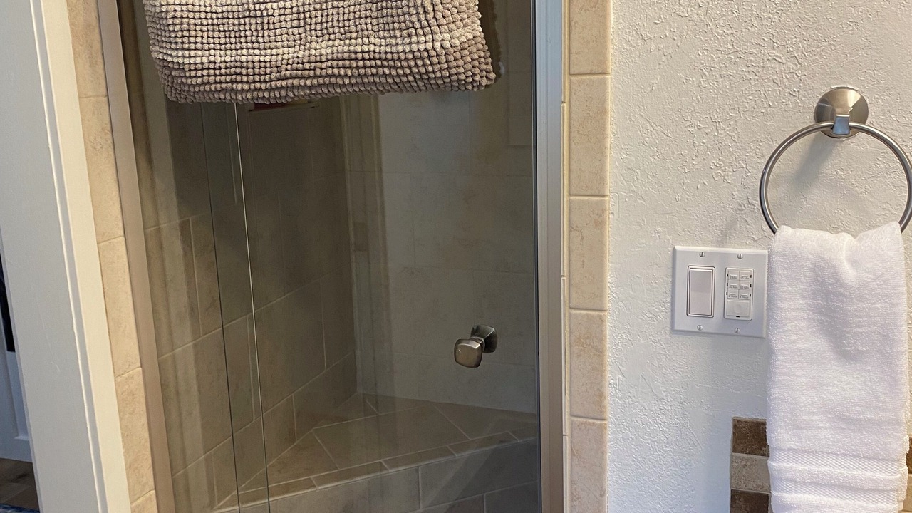 Photo of Bathroom in Keizer