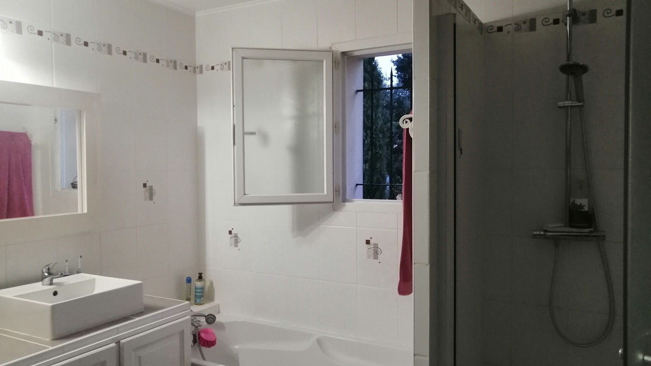 Photo of Bathroom in Serignan-du-Comtat