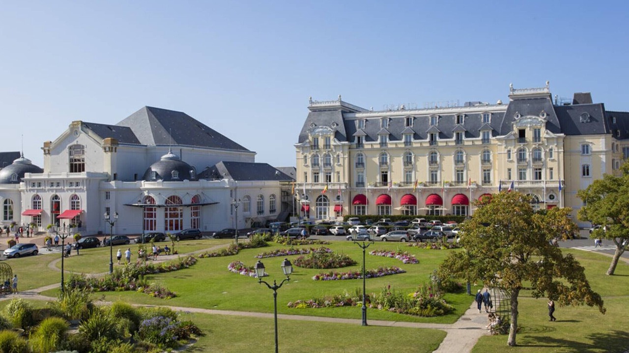 Photo of Others in Le Home