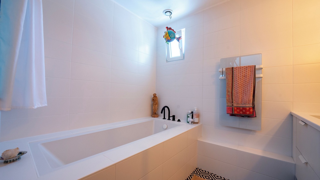 Photo of Bathroom in Garches