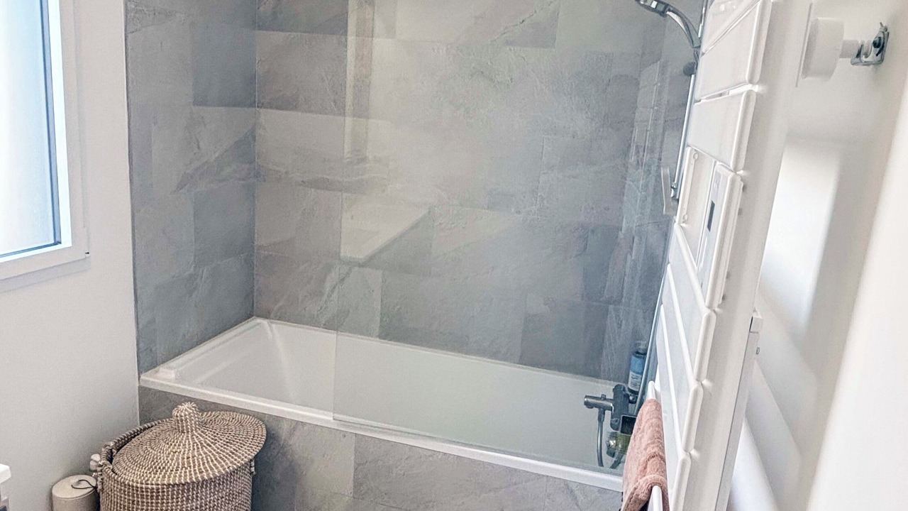 Photo of Bathroom in Aiguerelles