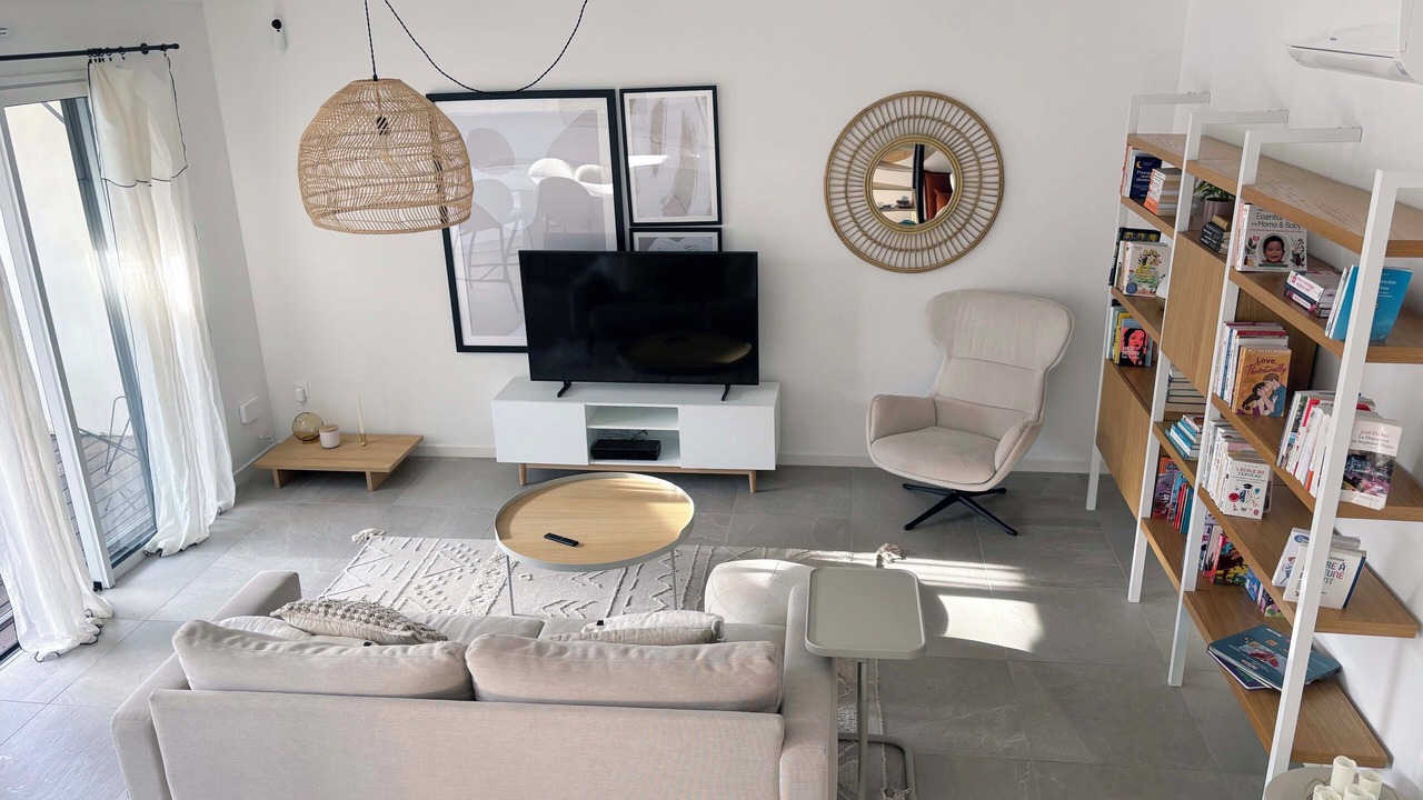 Photo of Livingroom in Aiguerelles