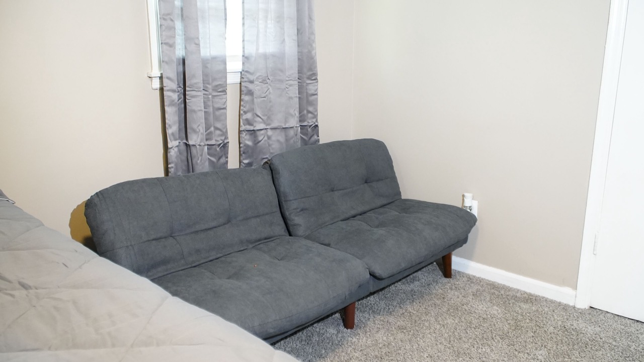 Photo of Livingroom in Leslie Estates