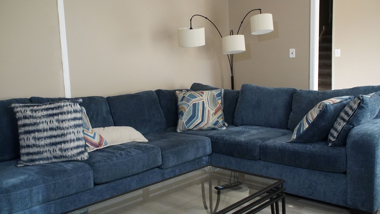 Photo of Livingroom in Leslie Estates