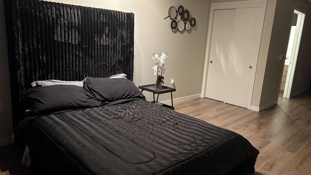 Photo of Bedroom in Lakeside