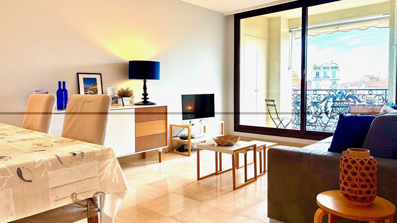 Photo of Livingroom in Jean-Medecin