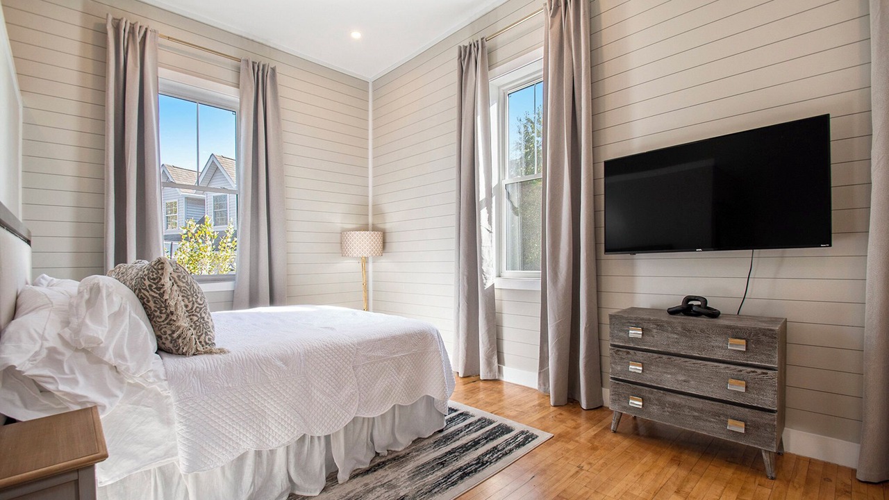 Photo of Bedroom in Three Oaks