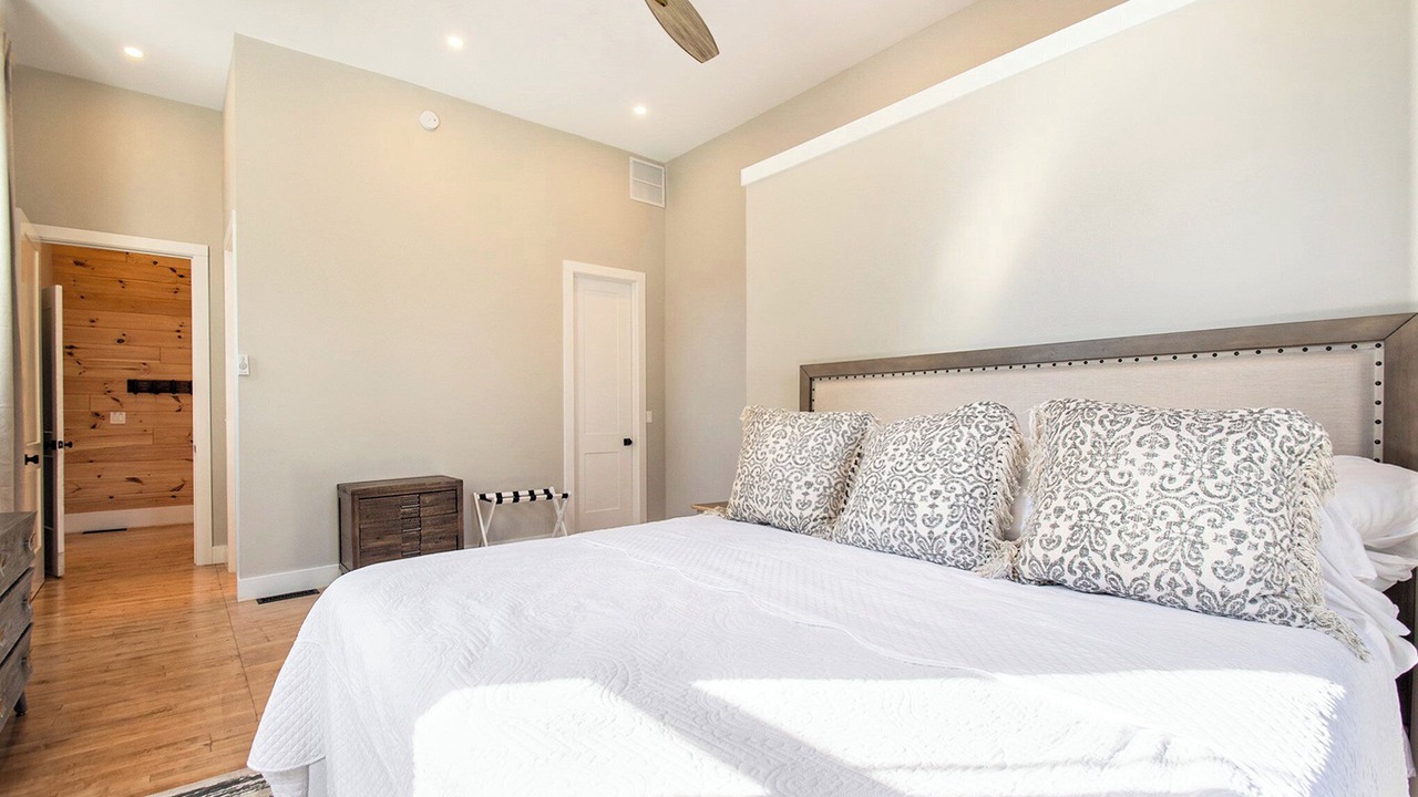 Photo of Bedroom in Three Oaks