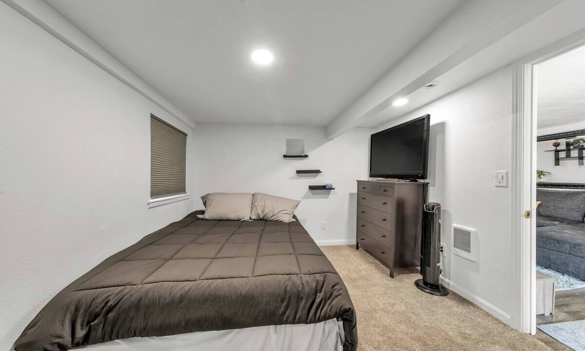 Photo of Bedroom in Land Park