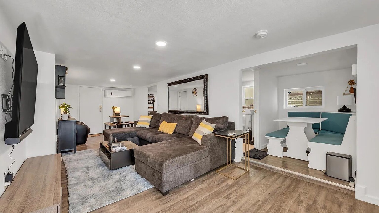 Photo of Livingroom in Land Park