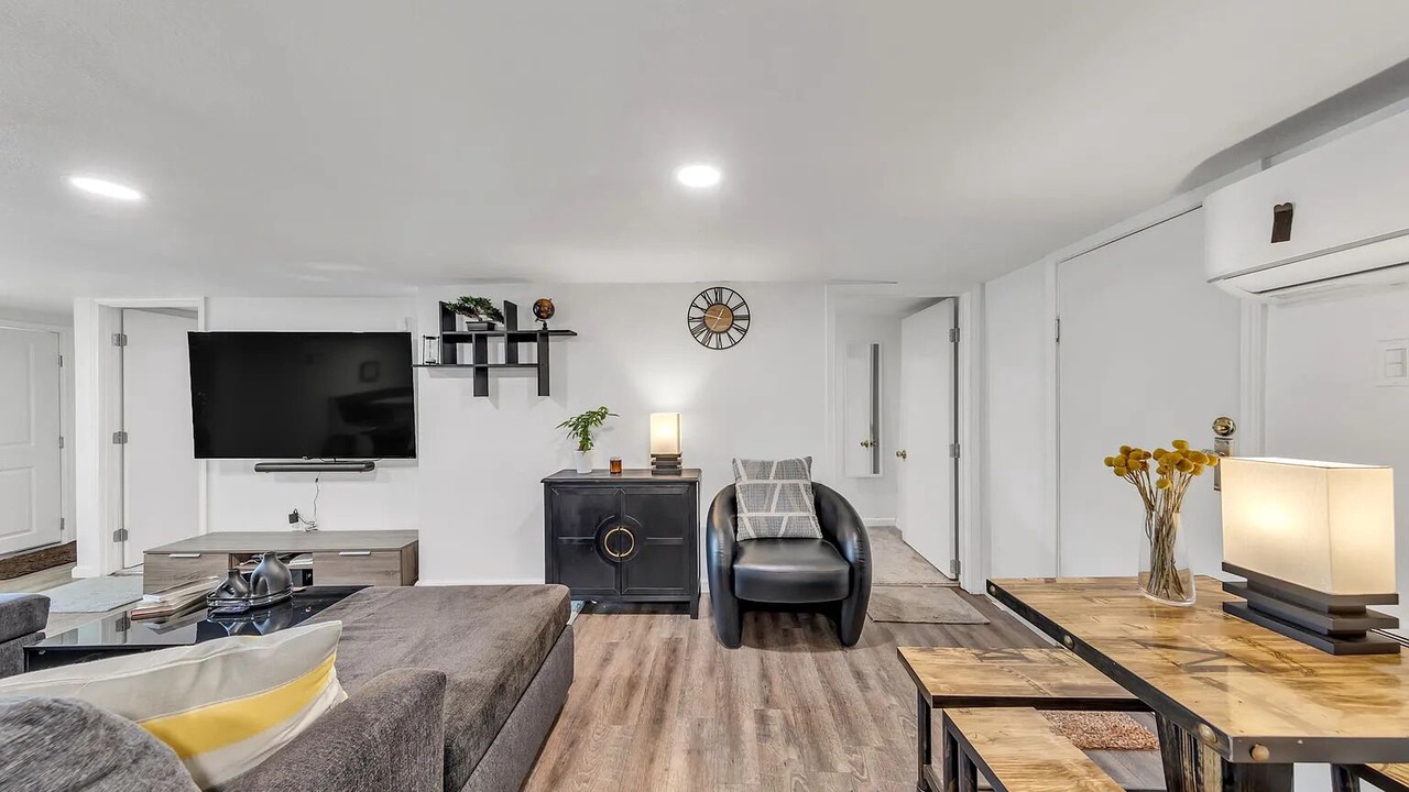 Photo of Livingroom in Land Park