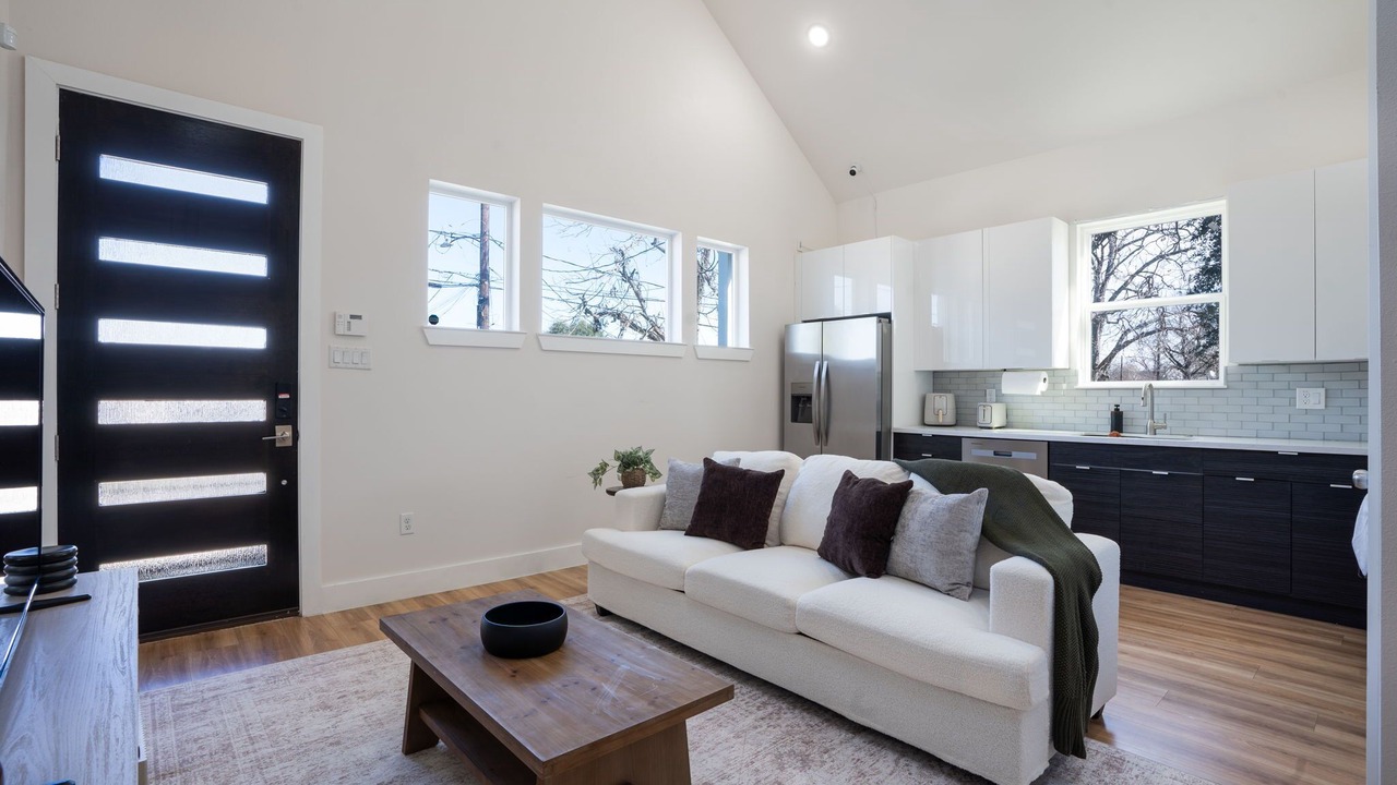 Photo of Livingroom in Greater East End