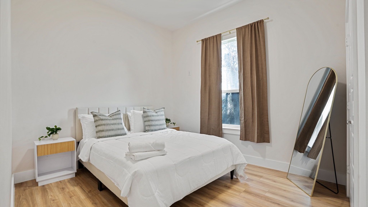 Photo of Bedroom in Greater East End