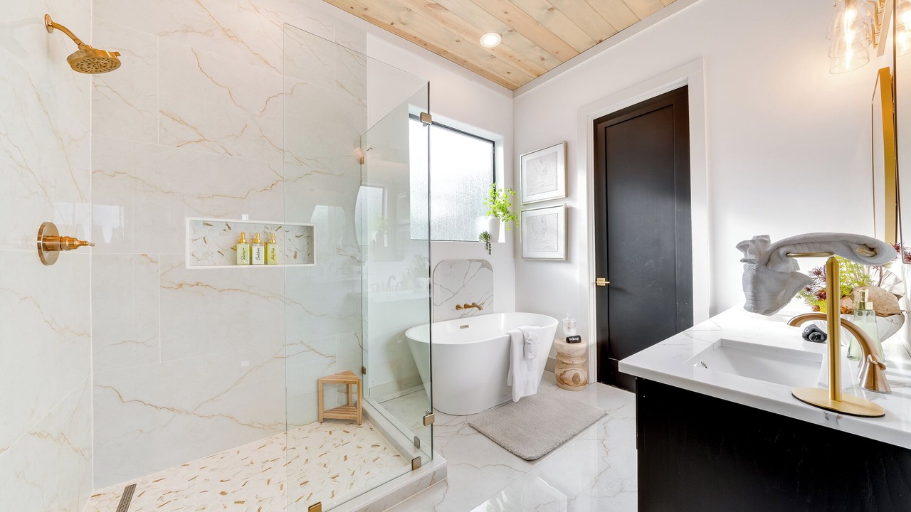 Photo of Bathroom in Broken Bow