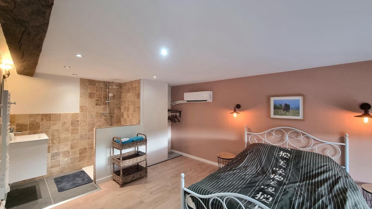 Photo of Bedroom in Pouilly-les-Feurs